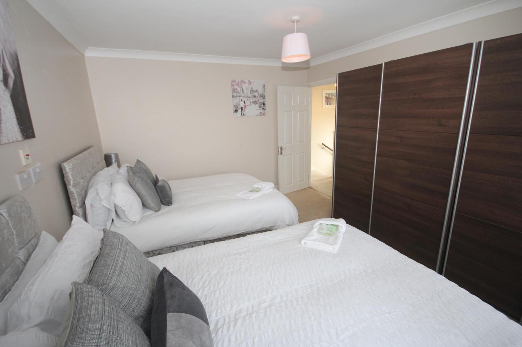 Kenton House Villa Harrow Bagian luar foto