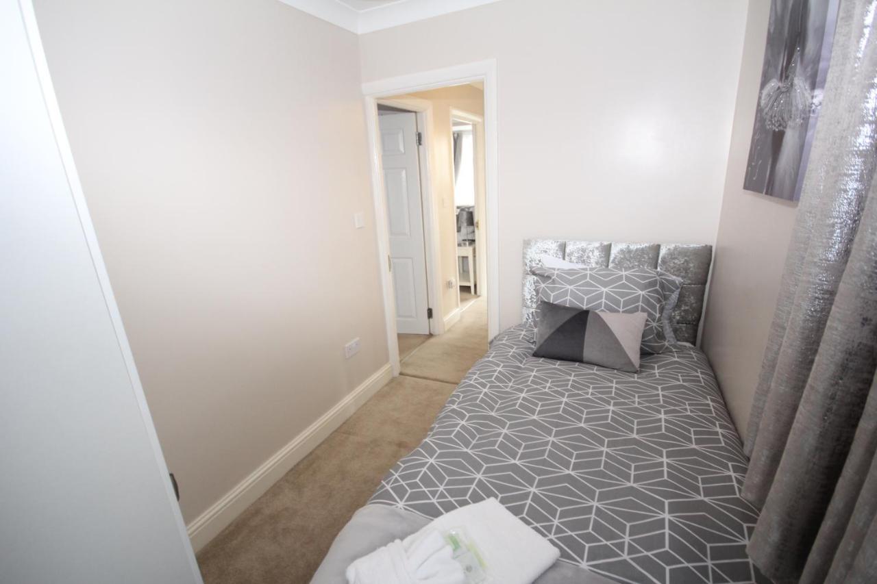 Kenton House Villa Harrow Bagian luar foto