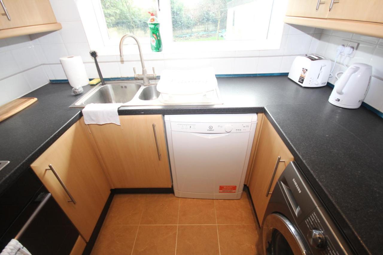 Kenton House Villa Harrow Bagian luar foto